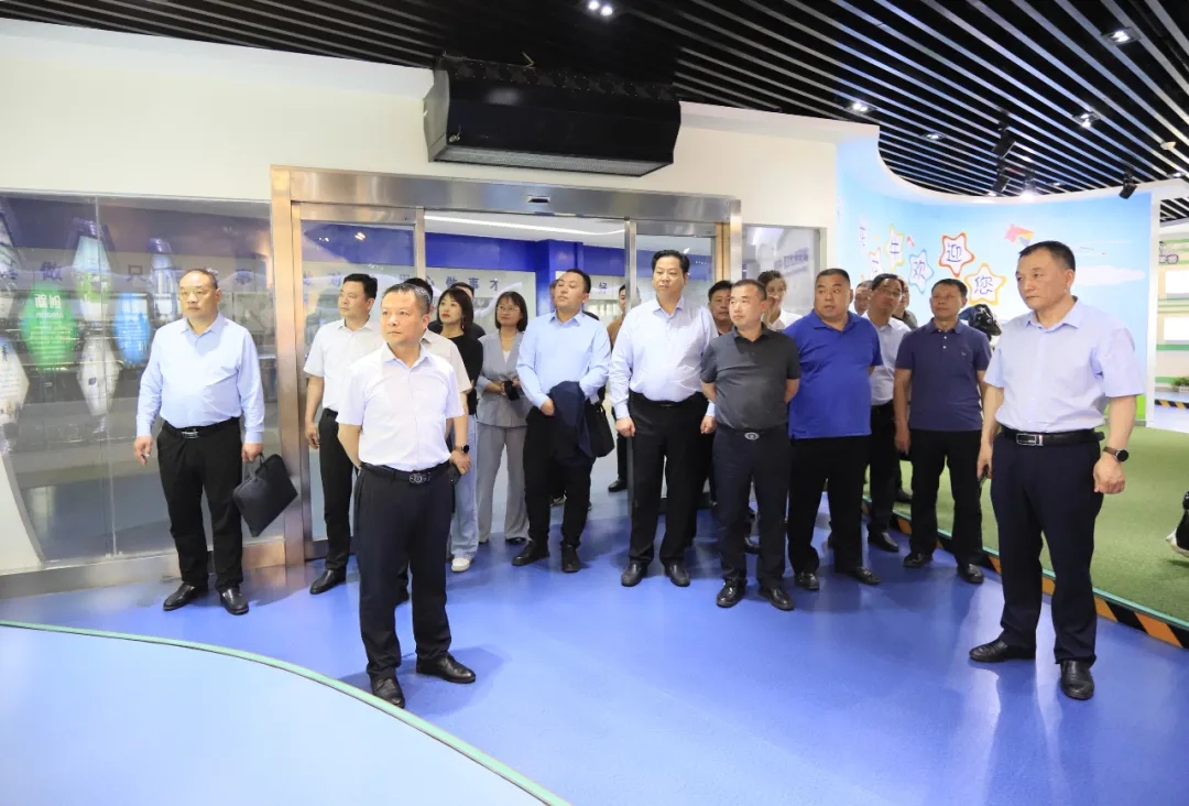 供銷聯(lián)動，創(chuàng)新共贏丨河南農(nóng)投集團內(nèi)部業(yè)務協(xié)同交流會在花花牛乳業(yè)集團順利召開