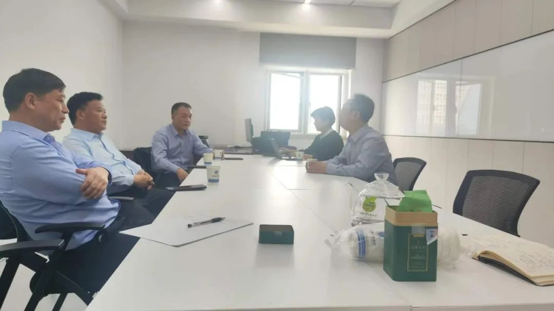 花花牛乳業(yè)集團(tuán)與中原食品實(shí)驗(yàn)室簽訂戰(zhàn)略合作協(xié)議 花花牛乳業(yè)集團(tuán)與中原食品實(shí)驗(yàn)室簽訂戰(zhàn)略合作協(xié)議