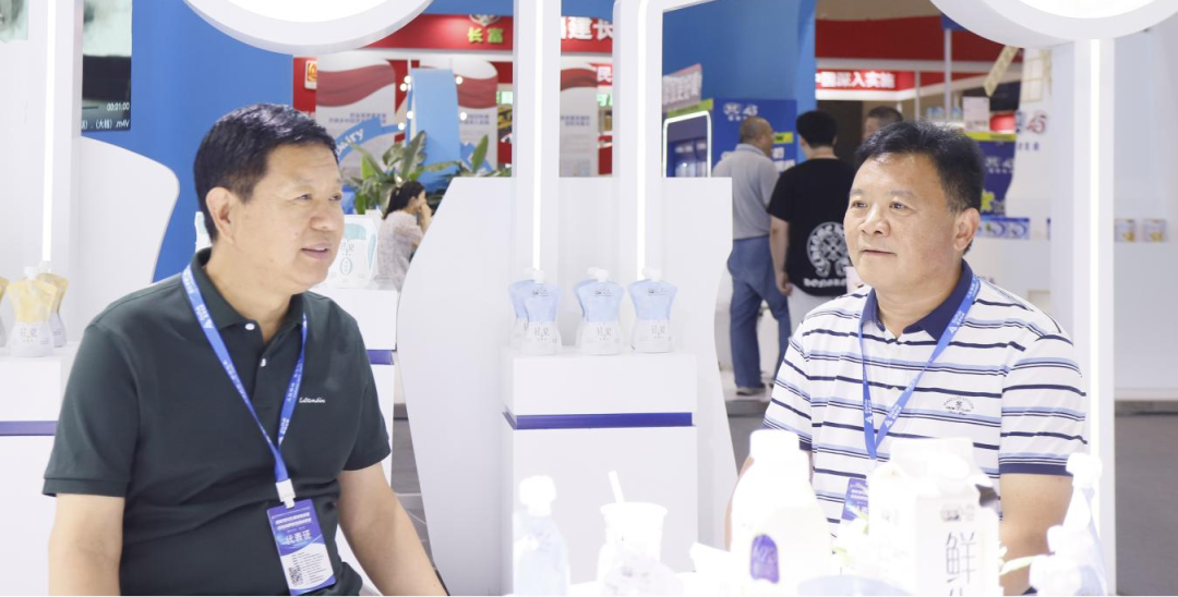 啟航新征程 點亮新賽道丨花花牛乳業(yè)集團參加第十四屆中國奶業(yè)大會暨D20峰會，榮獲“中國乳制品生產企業(yè)現(xiàn)代化等級5A級”評定殊榮