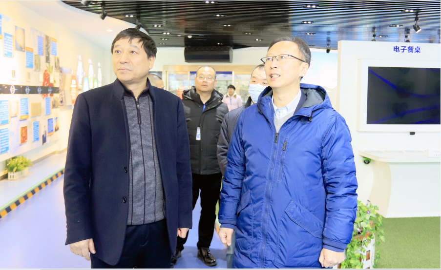 花花牛丨東北農(nóng)大食品學(xué)院院長、中原食品實(shí)驗(yàn)室首席科學(xué)家姜毓君教授蒞臨花花牛乳業(yè)集團(tuán)調(diào)研