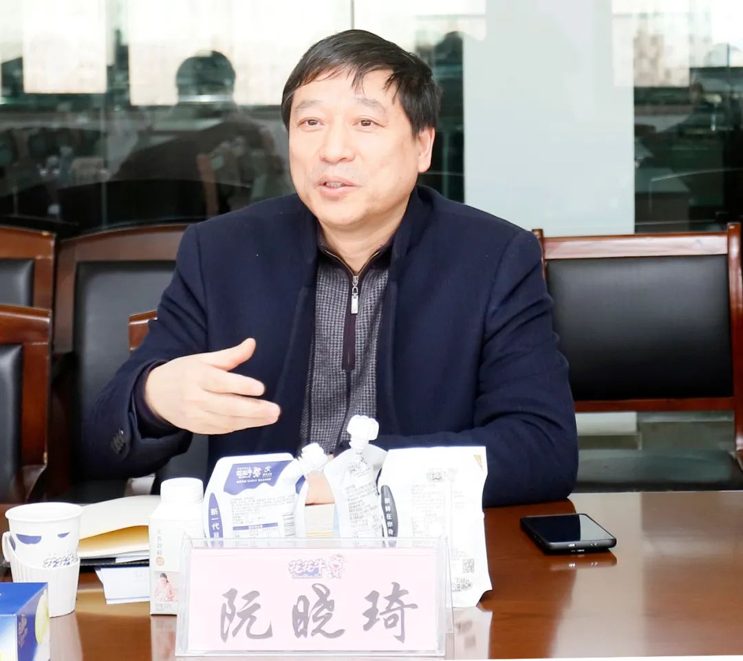 花花牛丨東北農(nóng)大食品學(xué)院院長、中原食品實(shí)驗(yàn)室首席科學(xué)家姜毓君教授蒞臨花花牛乳業(yè)集團(tuán)調(diào)研