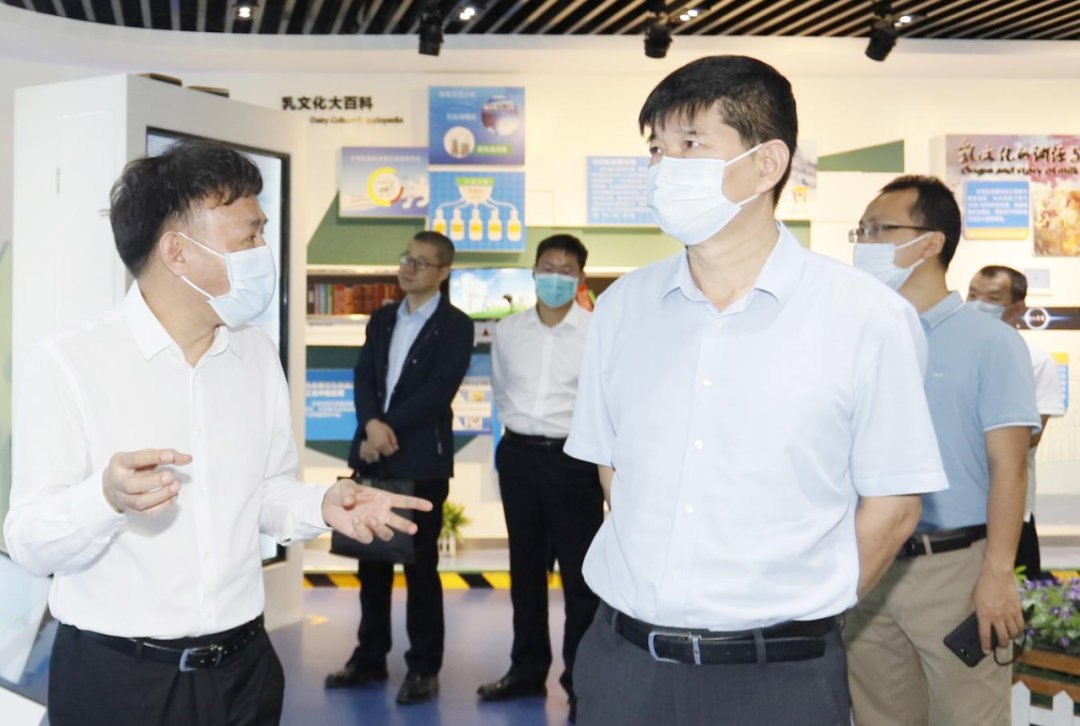 快訊丨河南省人民政府國有資產監(jiān)督管理委員會副主任劉銀志蒞臨花花牛乳業(yè)集團參觀座談 快訊丨河南省人民政府國有資產監(jiān)督管理委員會副主任劉銀志蒞臨花花牛乳業(yè)集團參觀座談