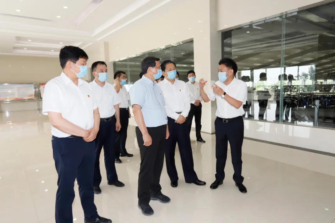 快訊 | 河南省委常委、省紀委書記、省監(jiān)委主任任正曉蒞臨花花牛乳業(yè)集團新蔡瑞亞牧場調(diào)研