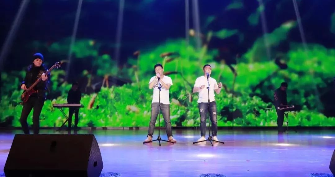 “贏在2019”，花花牛乳業(yè)集團(tuán)2019年新春晚會(huì)盛大開幕