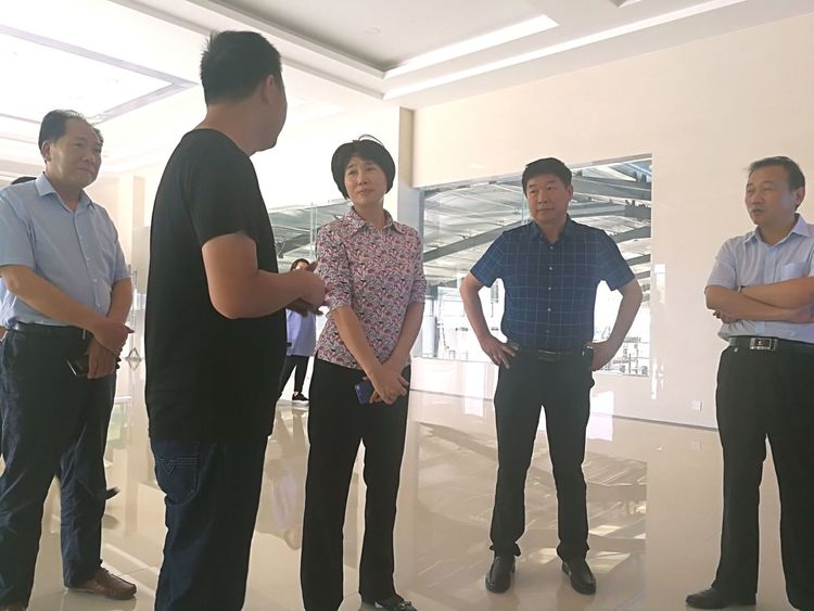 駐馬店市委常委、統(tǒng)戰(zhàn)部長姚新文 蒞臨花花牛乳業(yè)集團(tuán)總部調(diào)研