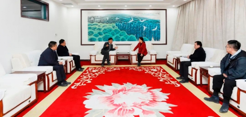 發(fā)揮產業(yè)優(yōu)勢 助力鄉(xiāng)村振興 | 民權縣委副書記、縣長王靜嫻會見關曉彥董事長一行