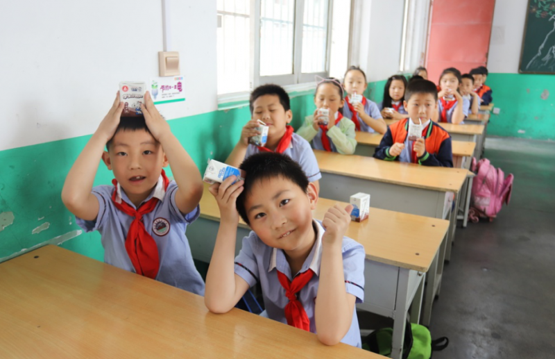 花花牛|六一關(guān)愛兒童，讓愛灑滿人間