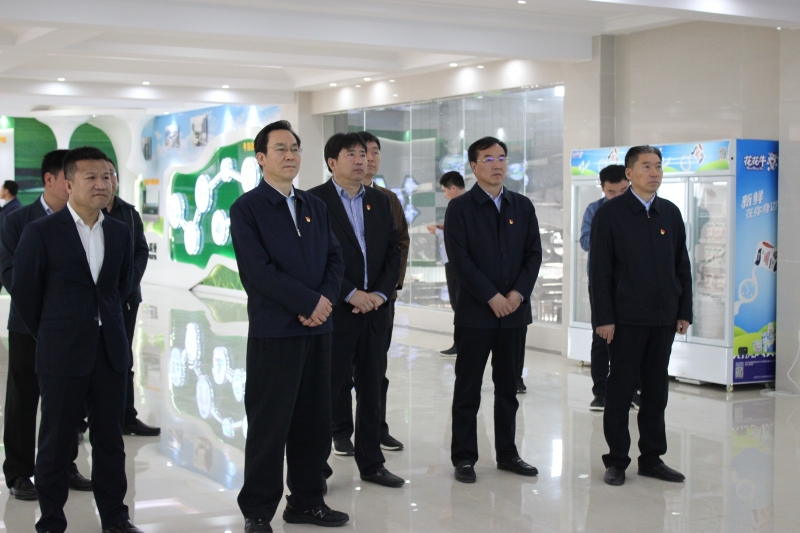 河南省委常委、組織部部長孔昌生 蒞臨河南花花牛集團(tuán)魯山瑞亞牧業(yè)有限公司調(diào)研