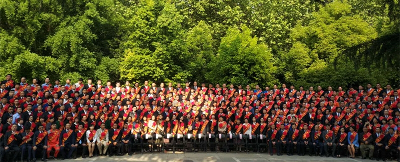 河南花花牛乳業(yè)集團股份有限公司阮曉琦、王曉龍榮獲“鄭州市勞動模范”榮譽稱號